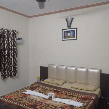 Madhuban Guest House Haridwār Екстериор снимка