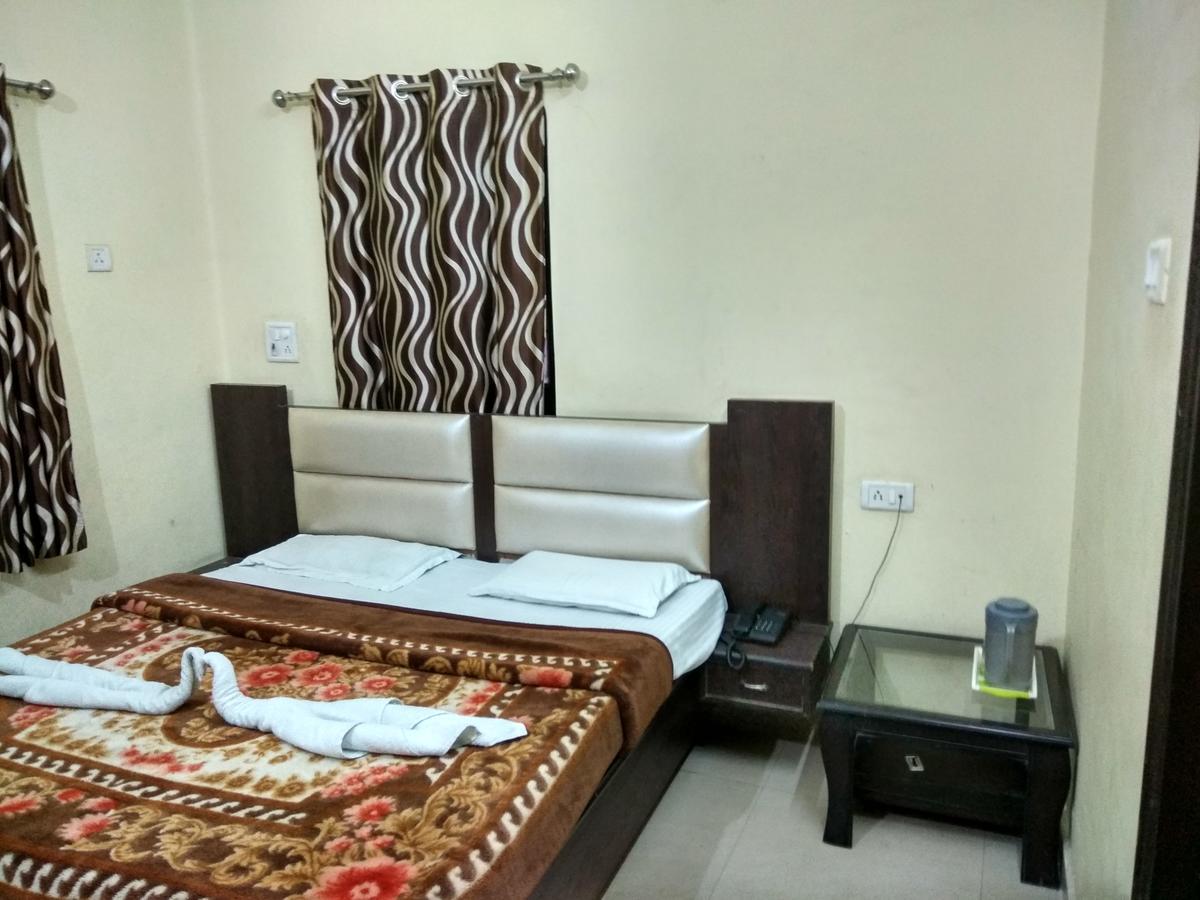 Madhuban Guest House Haridwār Екстериор снимка